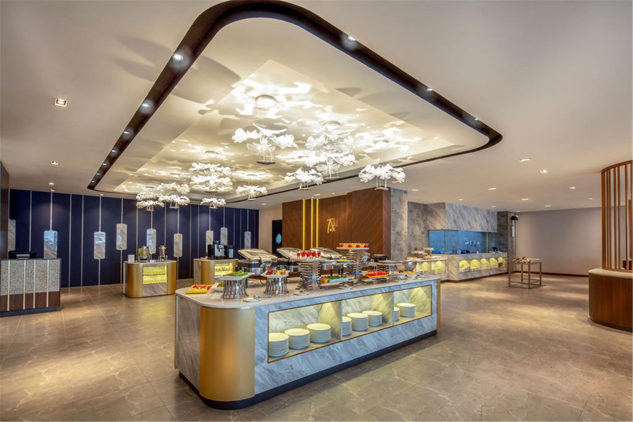 Dorsett Hartamas Kuala Lumpur Exterior foto The Royal Wing Business Lounge at Suvarnabhumi Airport